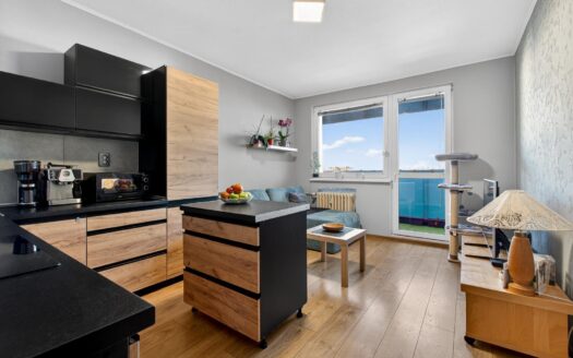 Svetlý 2-izbový byt s dvomi balkónmi a otvoreným výhľadom